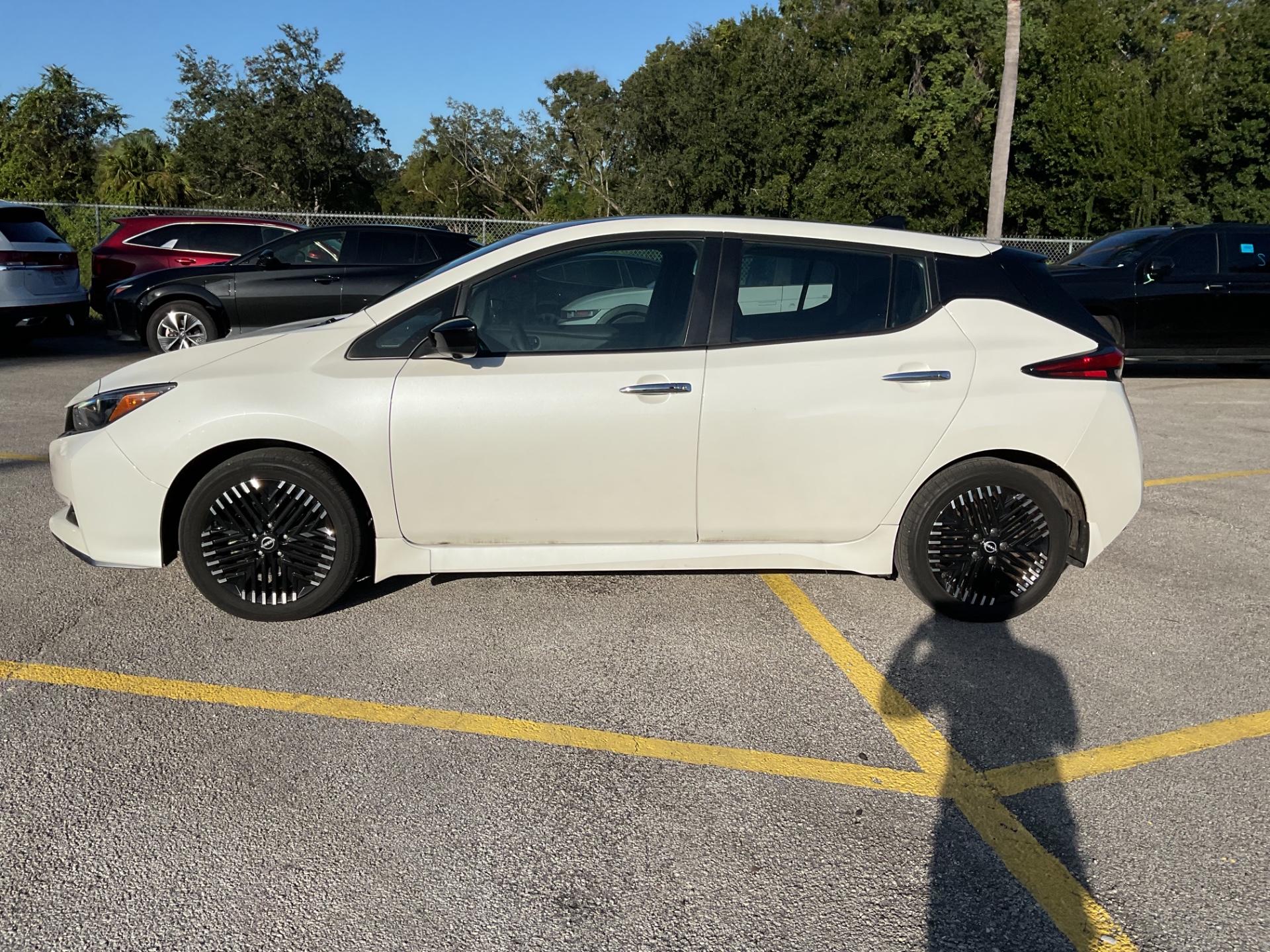 2023 NISSAN LEAF SV PLUS photo 2
