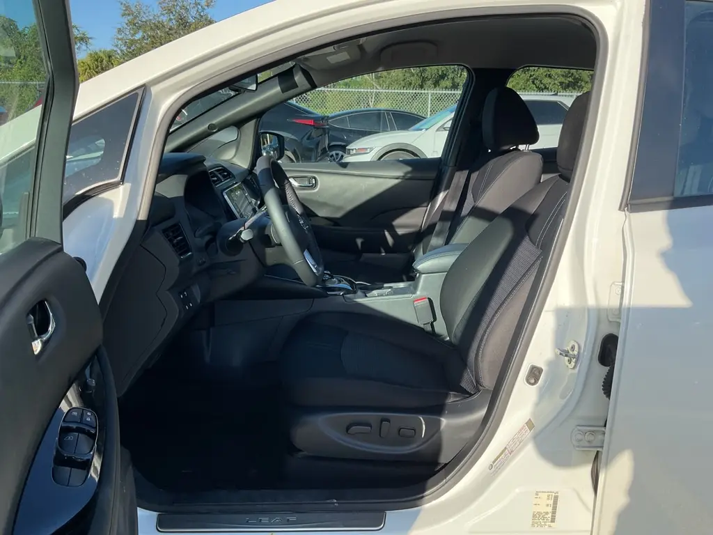 2023 NISSAN LEAF SV PLUS photo 12
