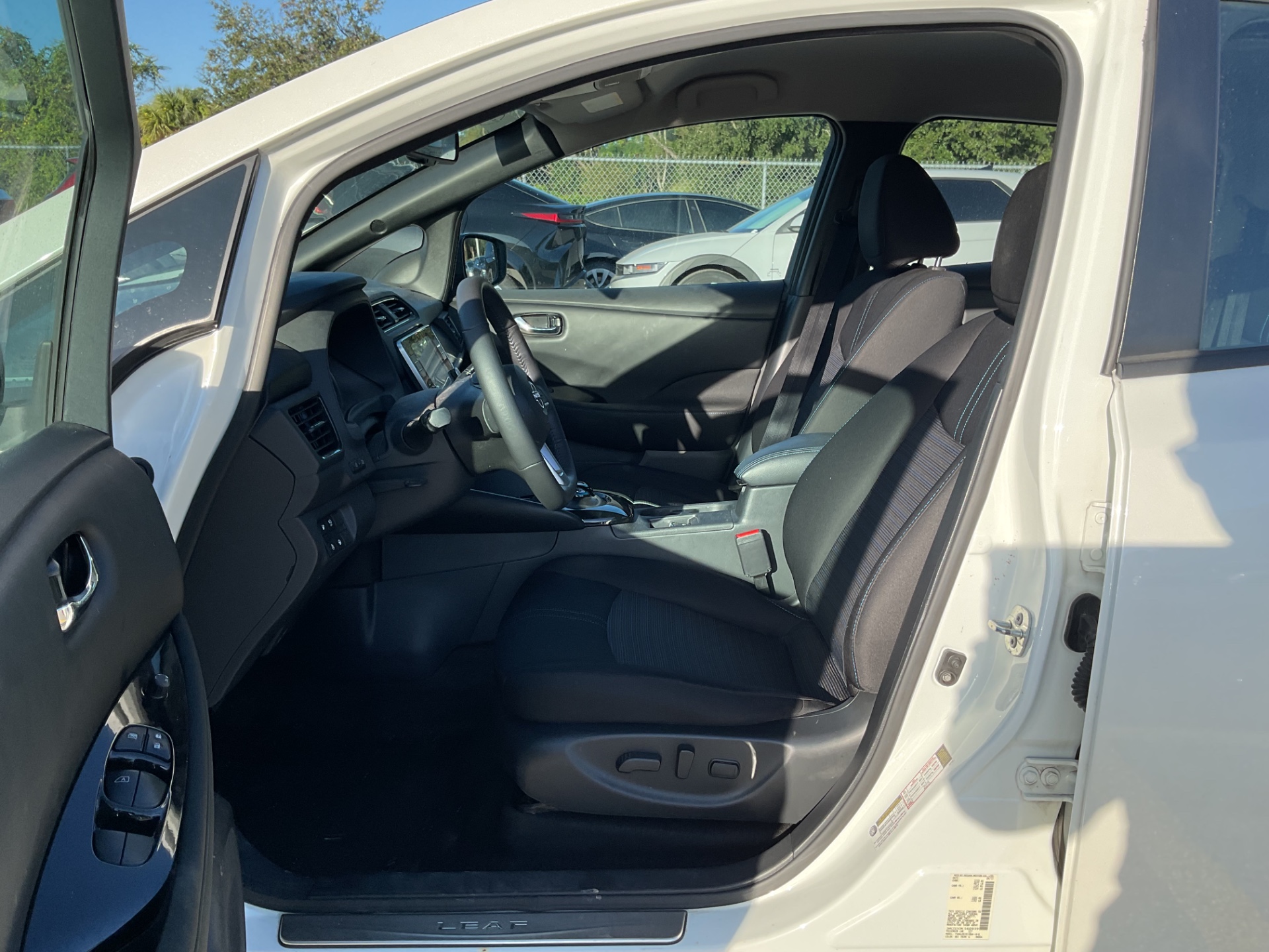 2023 NISSAN LEAF SV PLUS photo 12