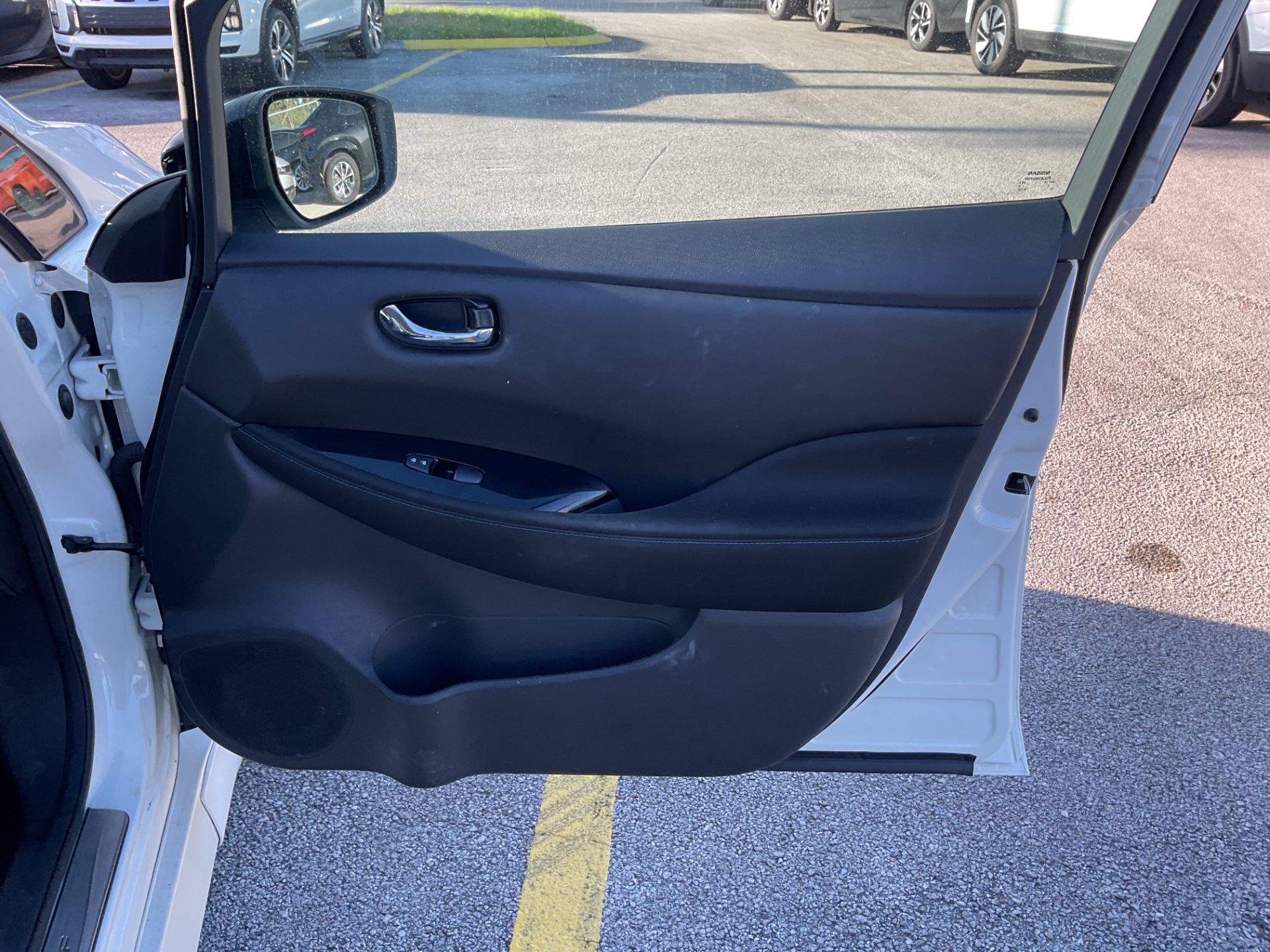 2023 NISSAN LEAF SV PLUS photo 15