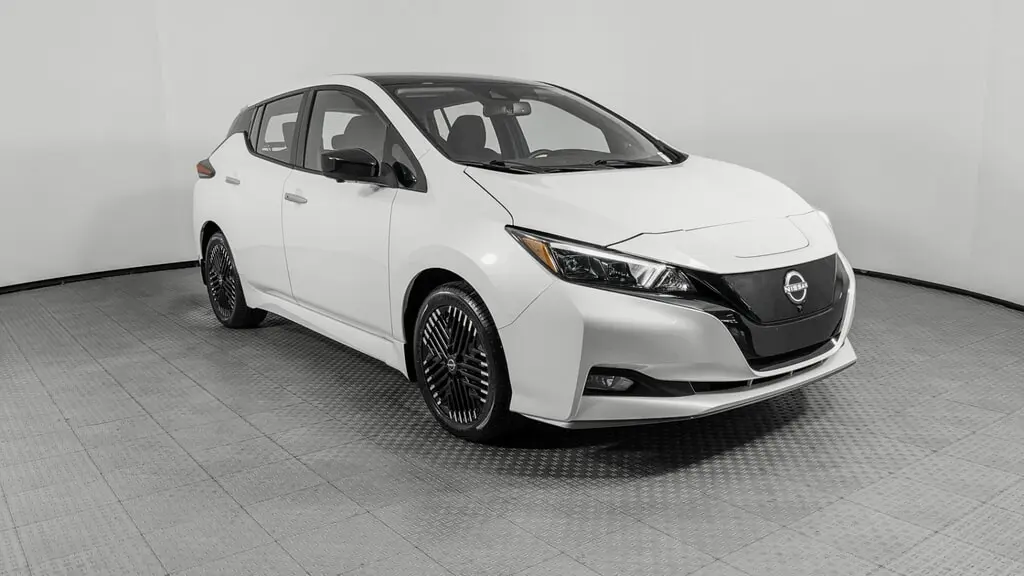 2023 NISSAN LEAF SV PLUS photo 12