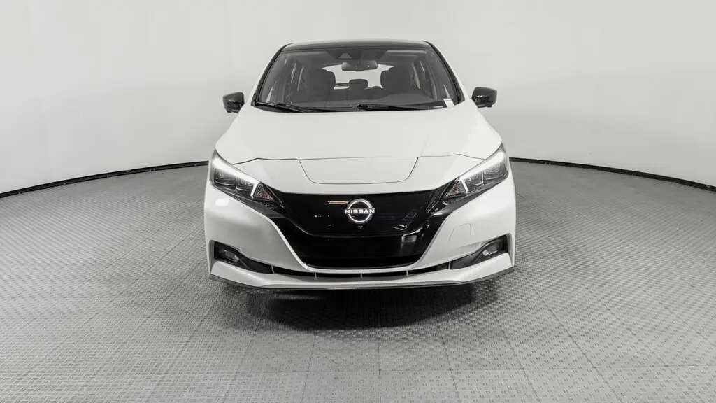 2023 NISSAN LEAF SV PLUS photo 13