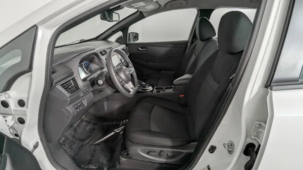 2023 NISSAN LEAF SV PLUS photo 16