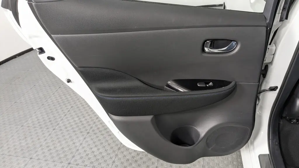 2023 NISSAN LEAF SV PLUS photo 18
