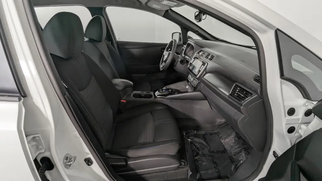 2023 NISSAN LEAF SV PLUS photo 27
