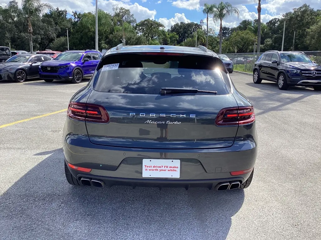 2017 PORSCHE MACAN TURBO photo 6