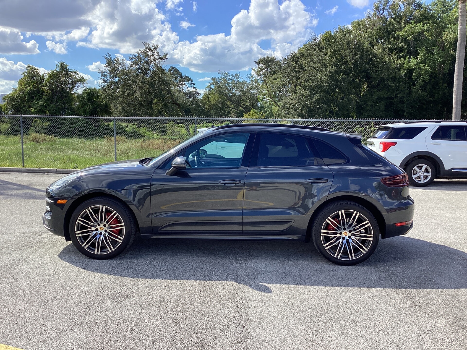 2017 PORSCHE MACAN TURBO photo 10