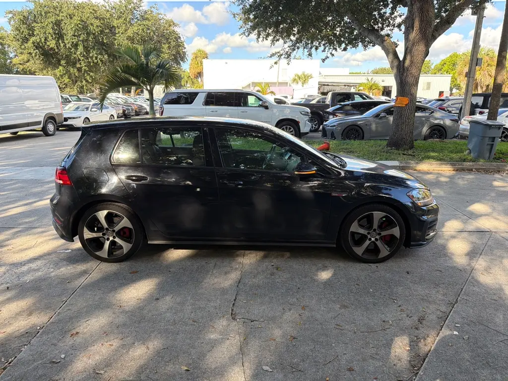 2019 VOLKSWAGEN GOLF GTI S photo 5