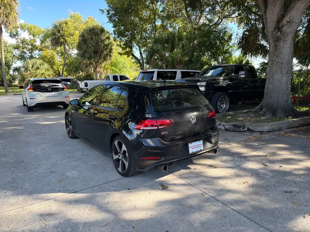 2019 VOLKSWAGEN GOLF GTI S photo 8