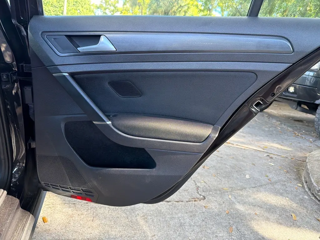 2019 VOLKSWAGEN GOLF GTI S photo 22