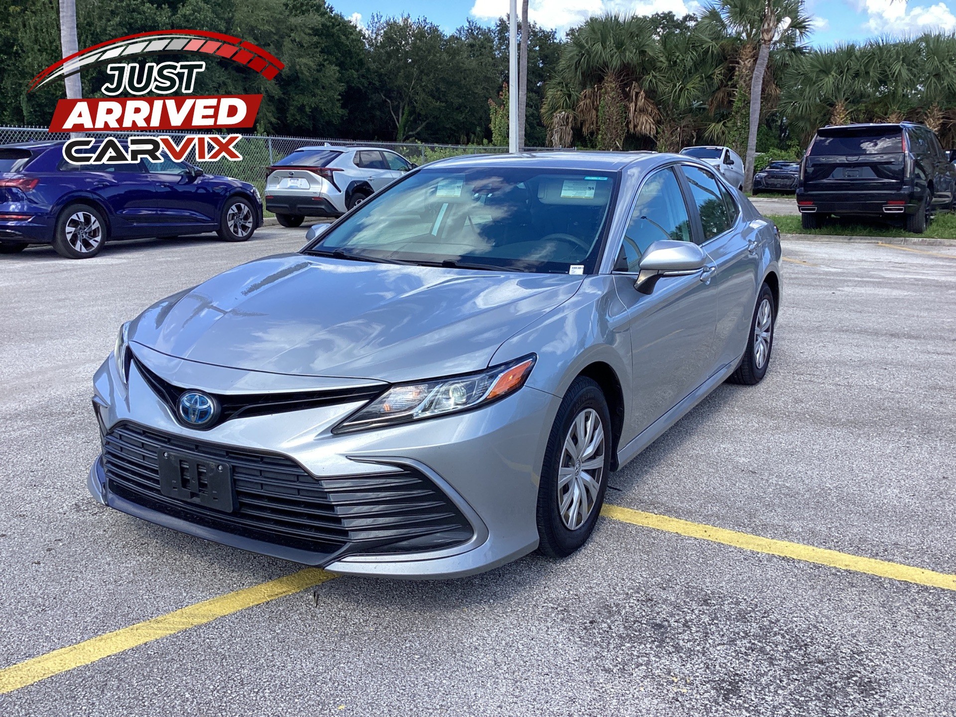 2022 TOYOTA CAMRY HYBRID LE photo 1