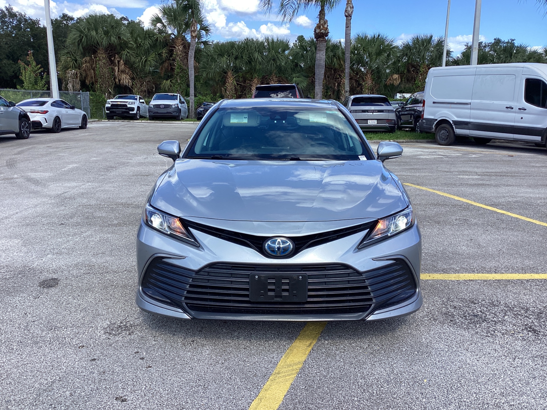 2022 TOYOTA CAMRY HYBRID LE photo 2