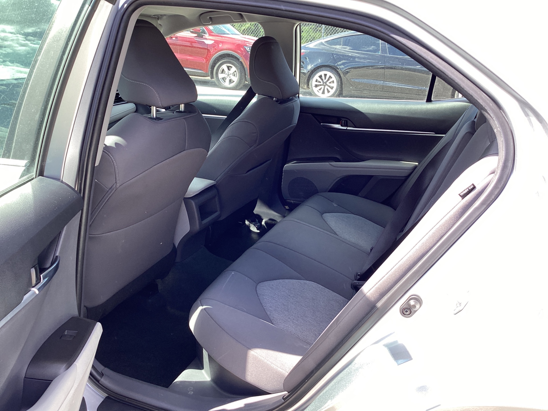 2022 TOYOTA CAMRY HYBRID LE photo 8