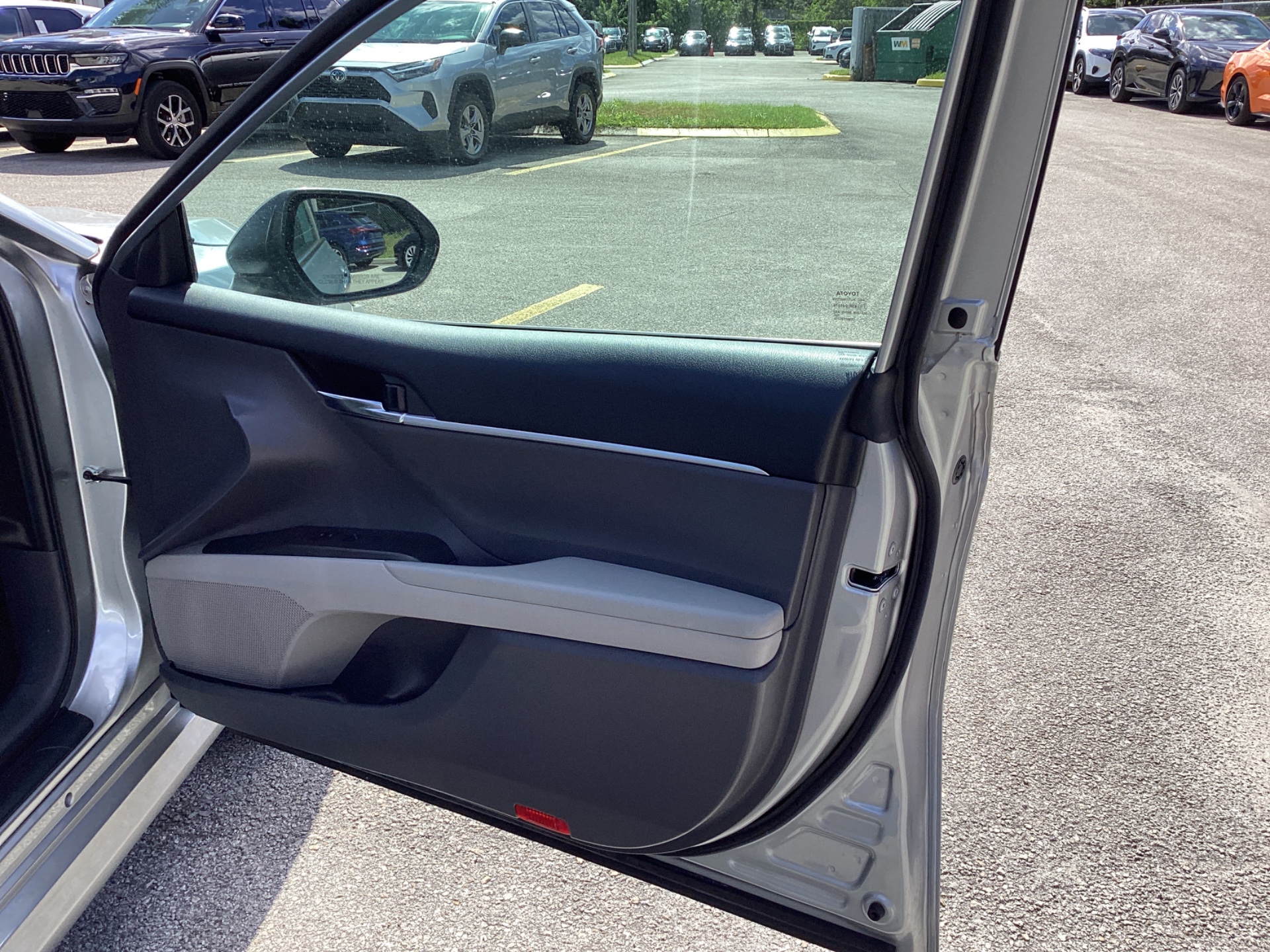 2022 TOYOTA CAMRY HYBRID LE photo 12