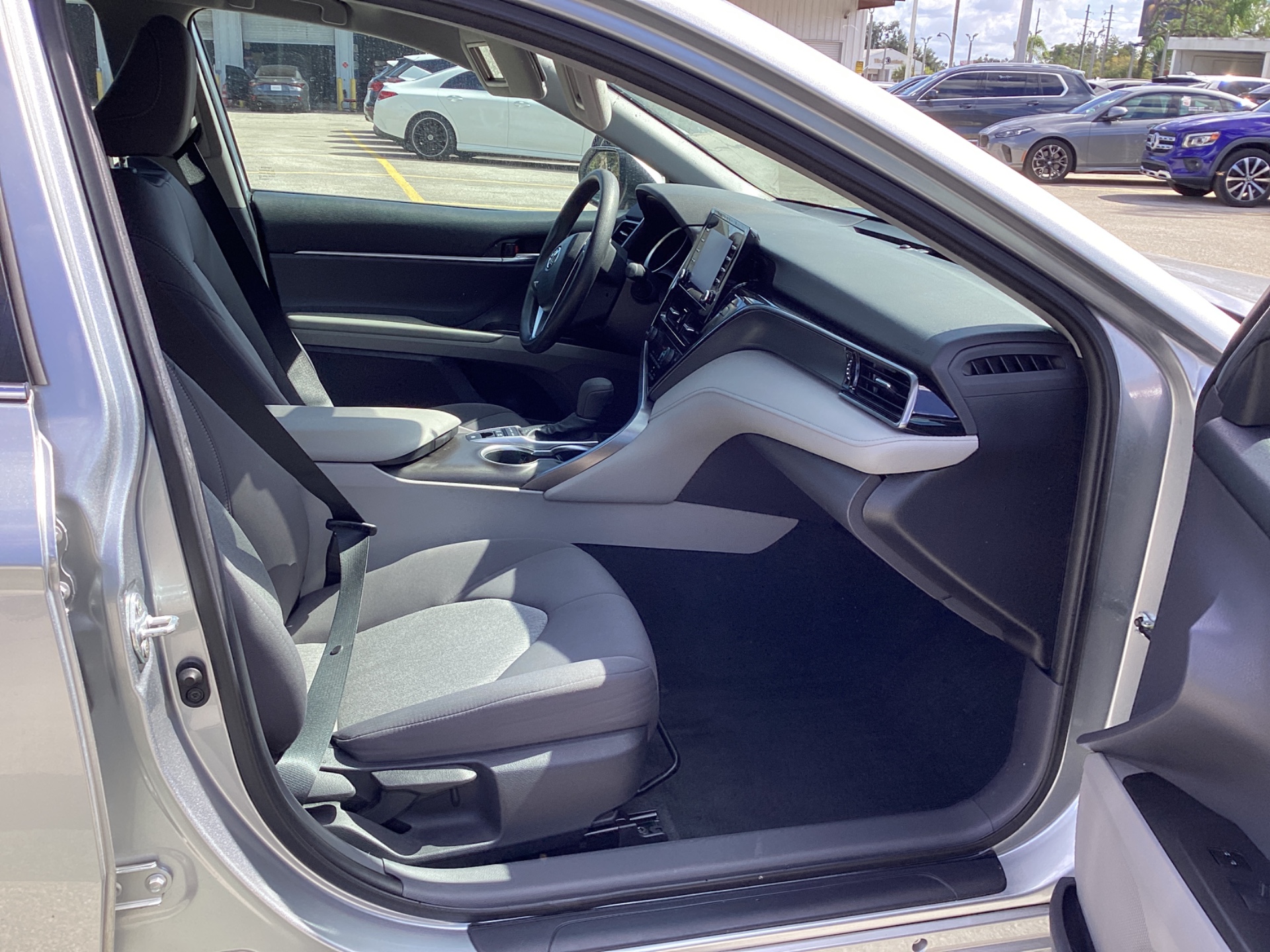 2022 TOYOTA CAMRY HYBRID LE photo 13