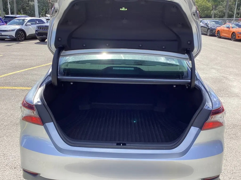 2022 TOYOTA CAMRY HYBRID LE photo 16