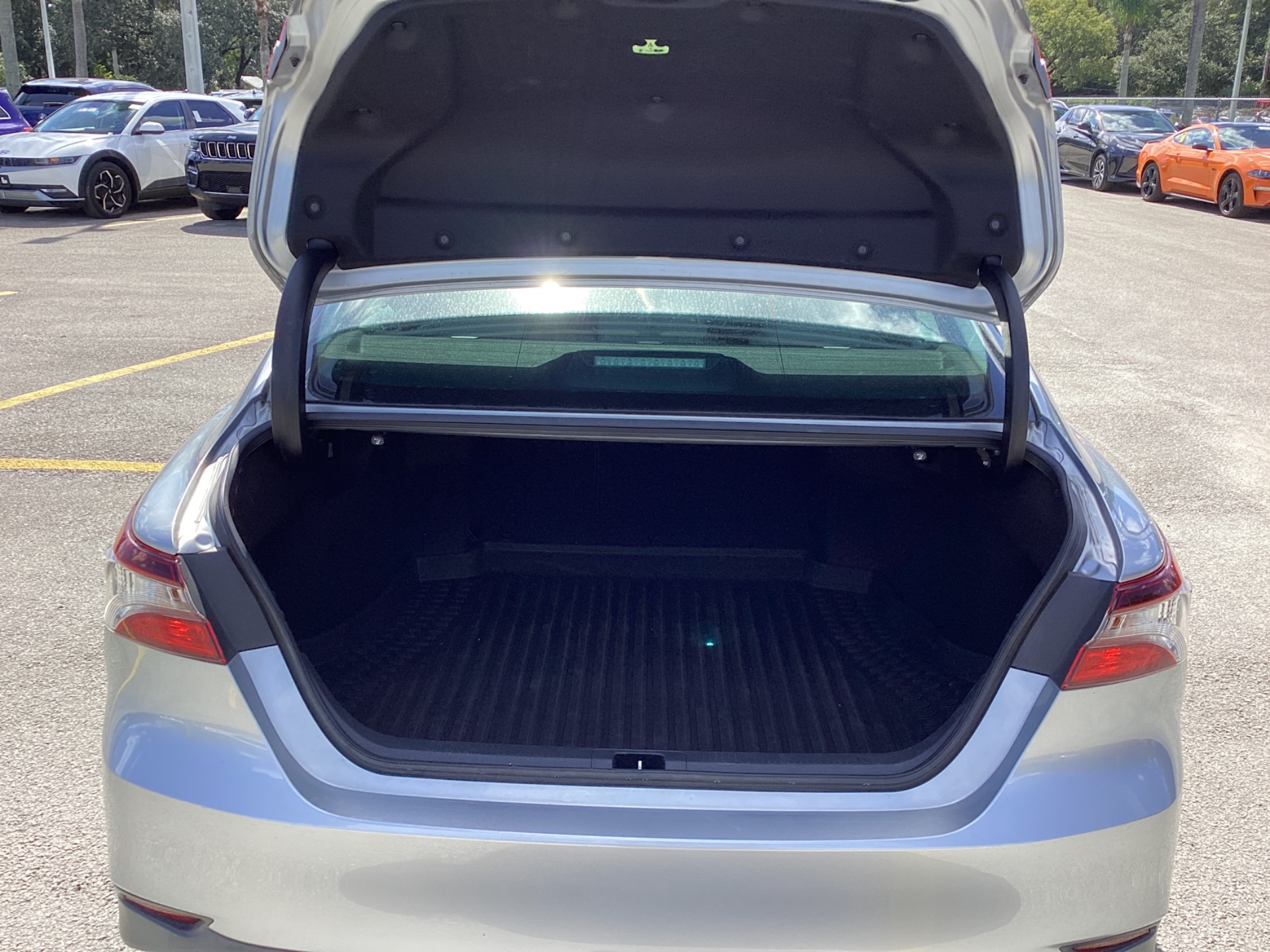 2022 TOYOTA CAMRY HYBRID LE photo 16