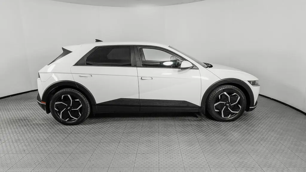 2023 HYUNDAI IONIQ 5 SEL photo 8