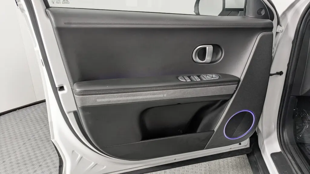 2023 HYUNDAI IONIQ 5 SEL photo 12