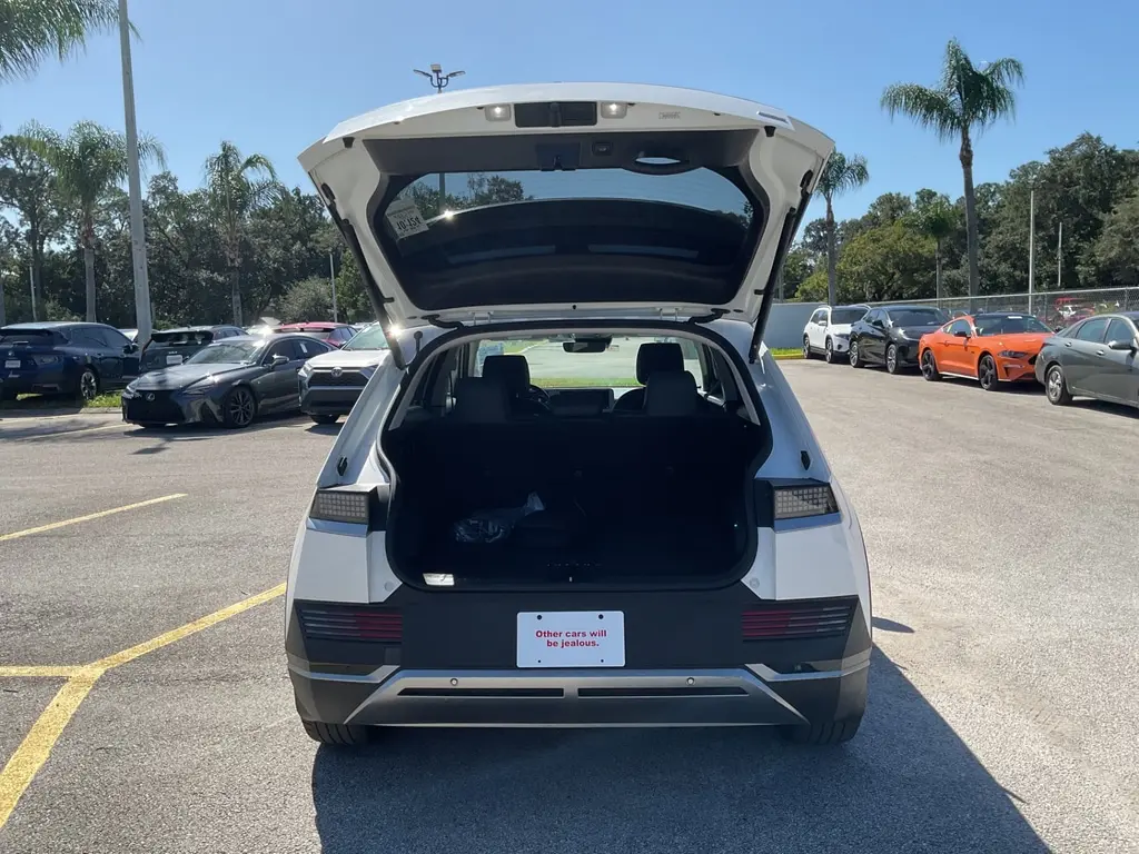 2023 HYUNDAI IONIQ 5 SEL photo 6