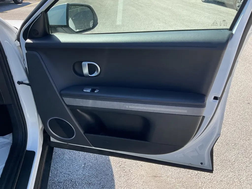 2023 HYUNDAI IONIQ 5 SEL photo 23