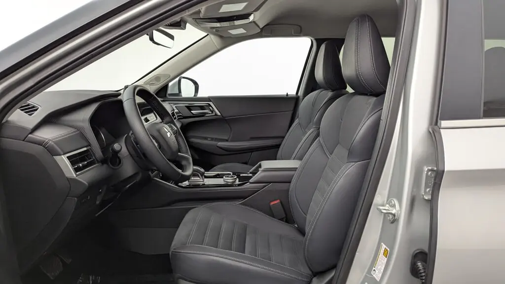 2026 MITSUBISHI OUTLANDER SE photo 13