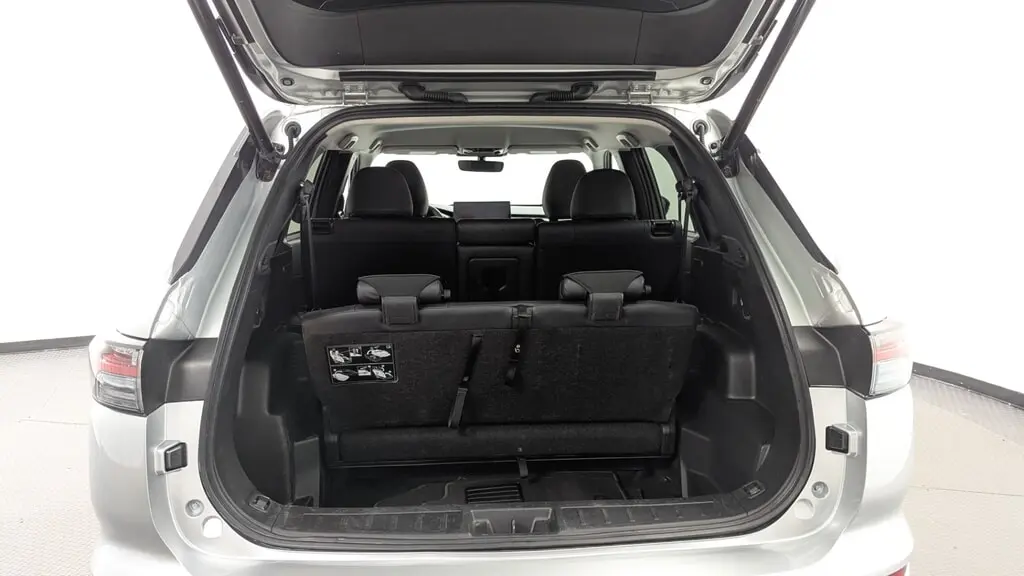 2026 MITSUBISHI OUTLANDER SE photo 17