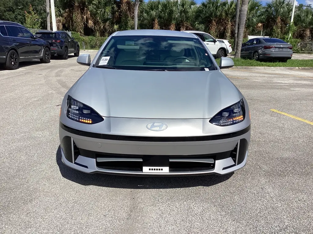 2023 HYUNDAI IONIQ 6 SEL photo 2
