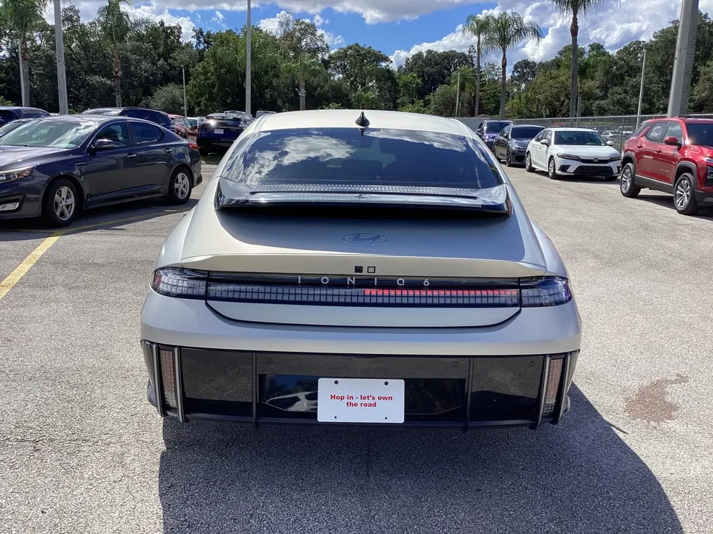 2023 HYUNDAI IONIQ 6 SEL photo 8