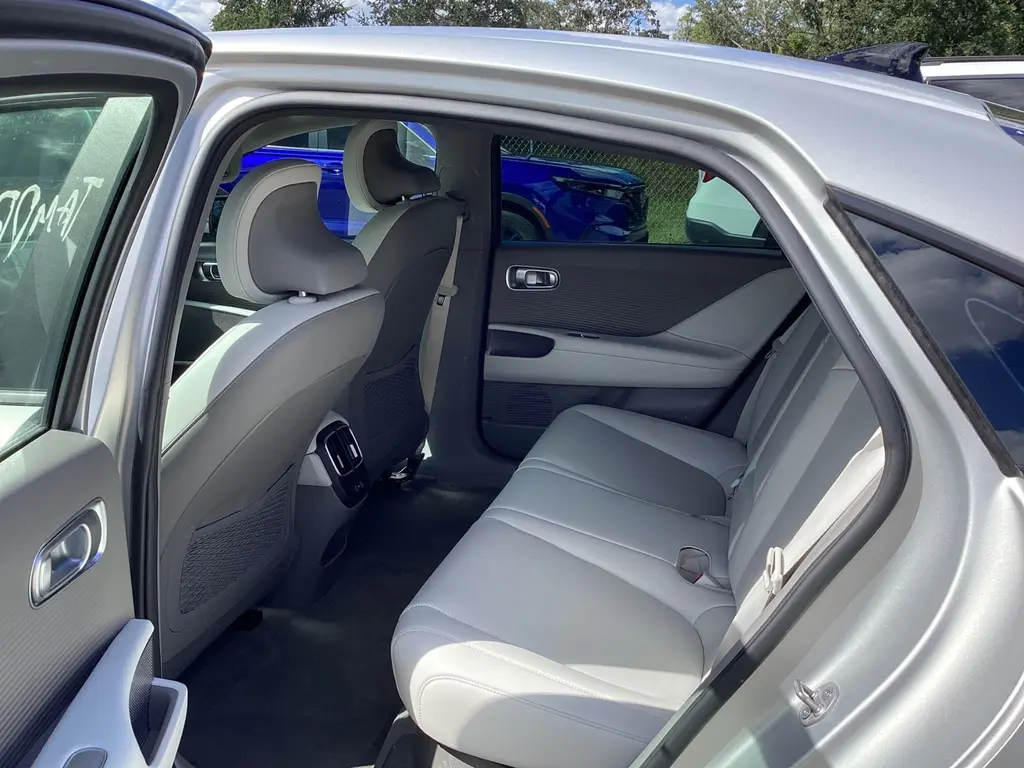 2023 HYUNDAI IONIQ 6 SEL photo 11