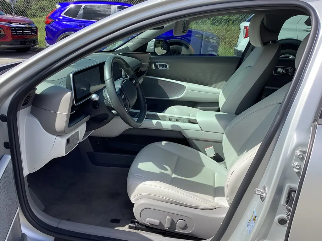 2023 HYUNDAI IONIQ 6 SEL photo 13