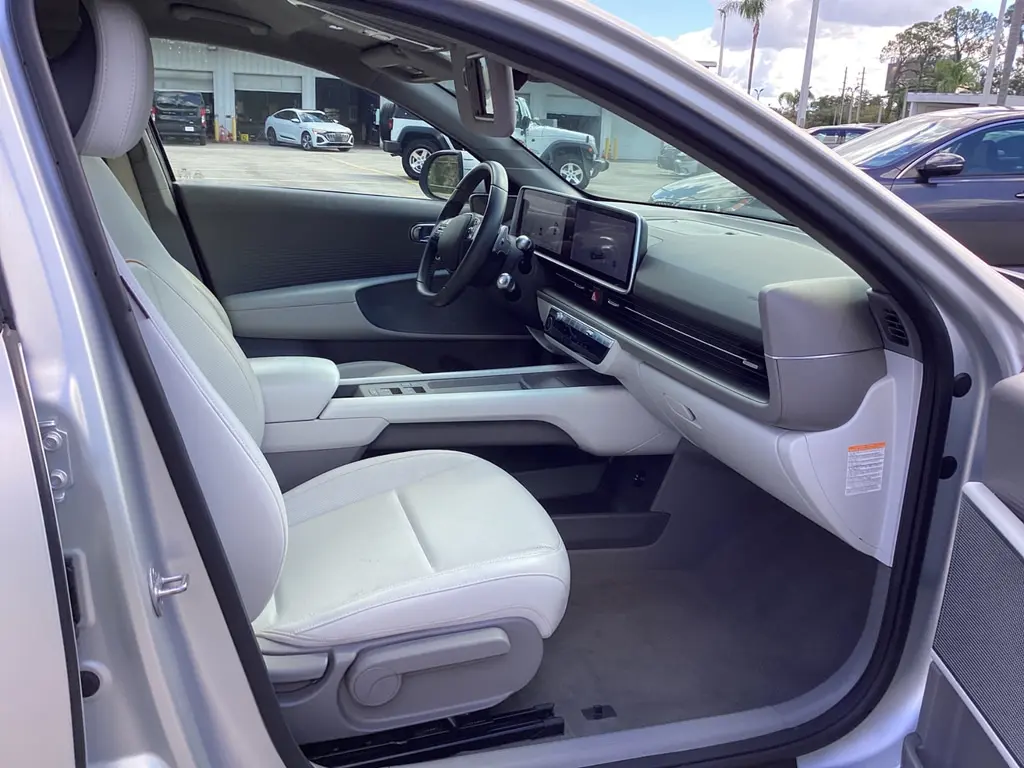 2023 HYUNDAI IONIQ 6 SEL photo 16