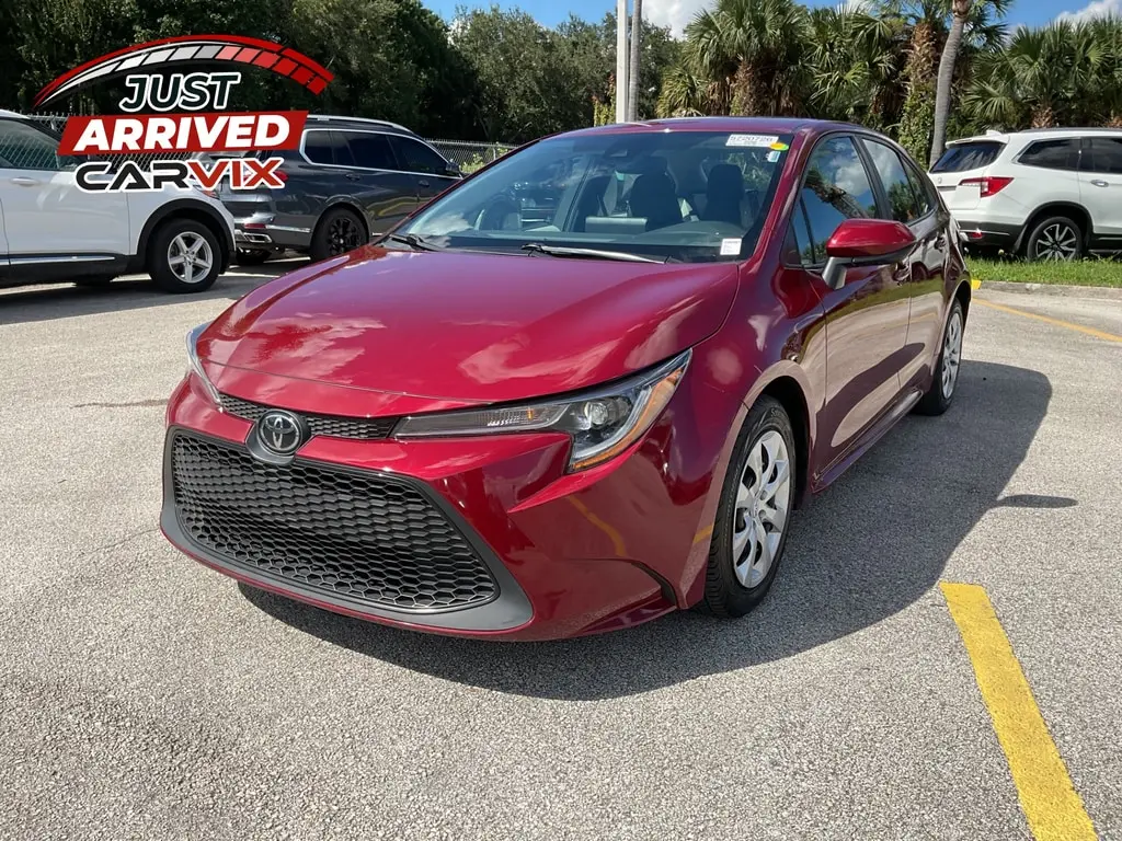 2022 TOYOTA COROLLA LE photo 1