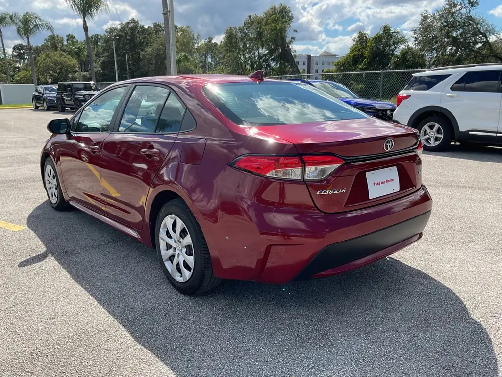 2022 TOYOTA COROLLA LE photo 3