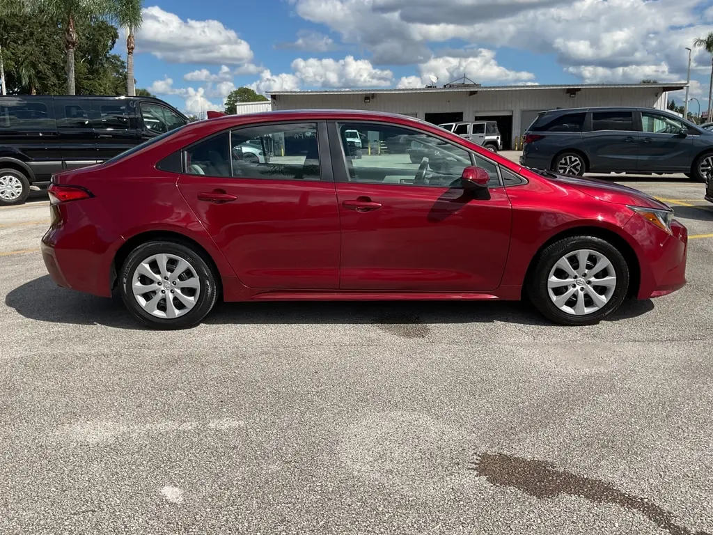 2022 TOYOTA COROLLA LE photo 10
