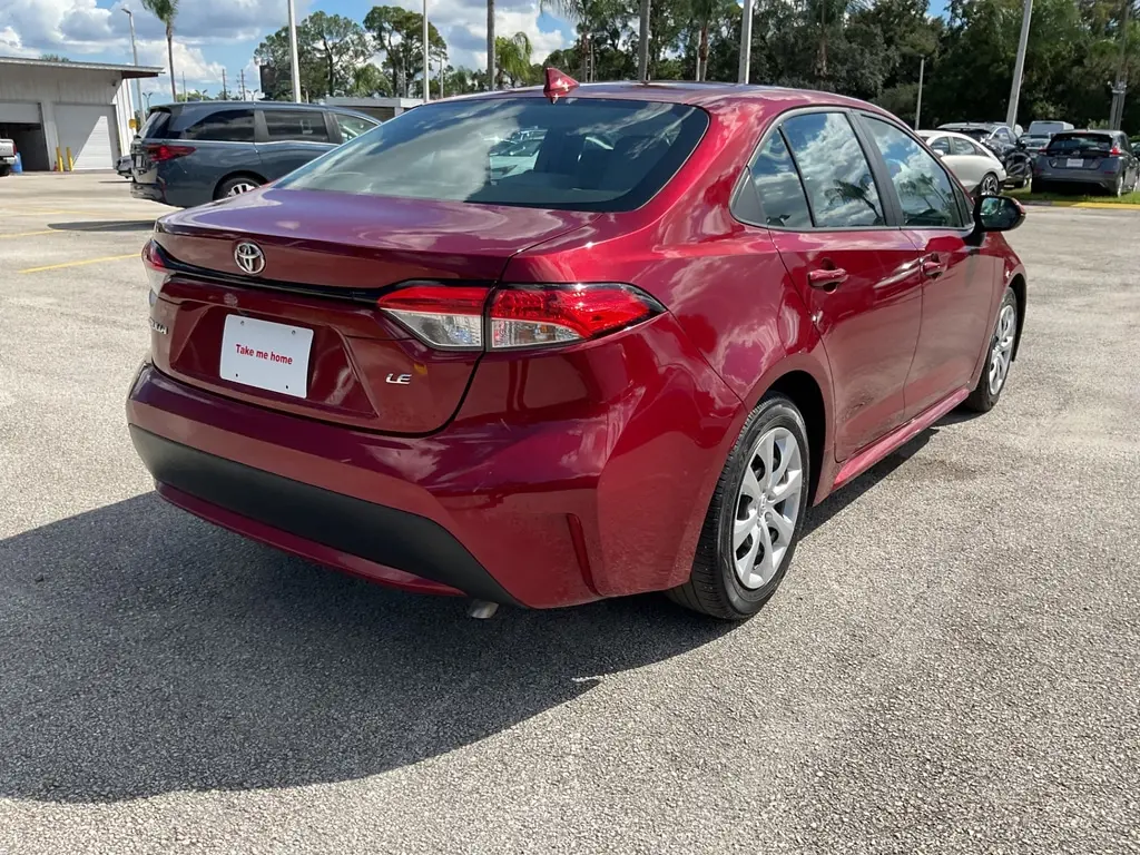 2022 TOYOTA COROLLA LE photo 11