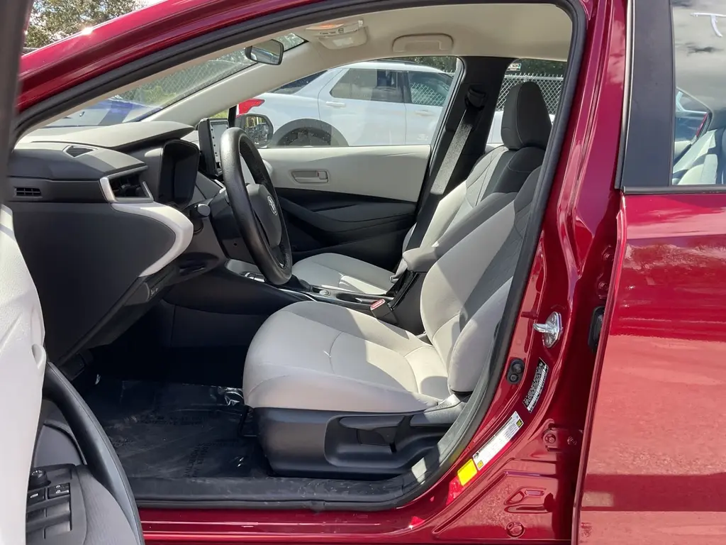 2022 TOYOTA COROLLA LE photo 16