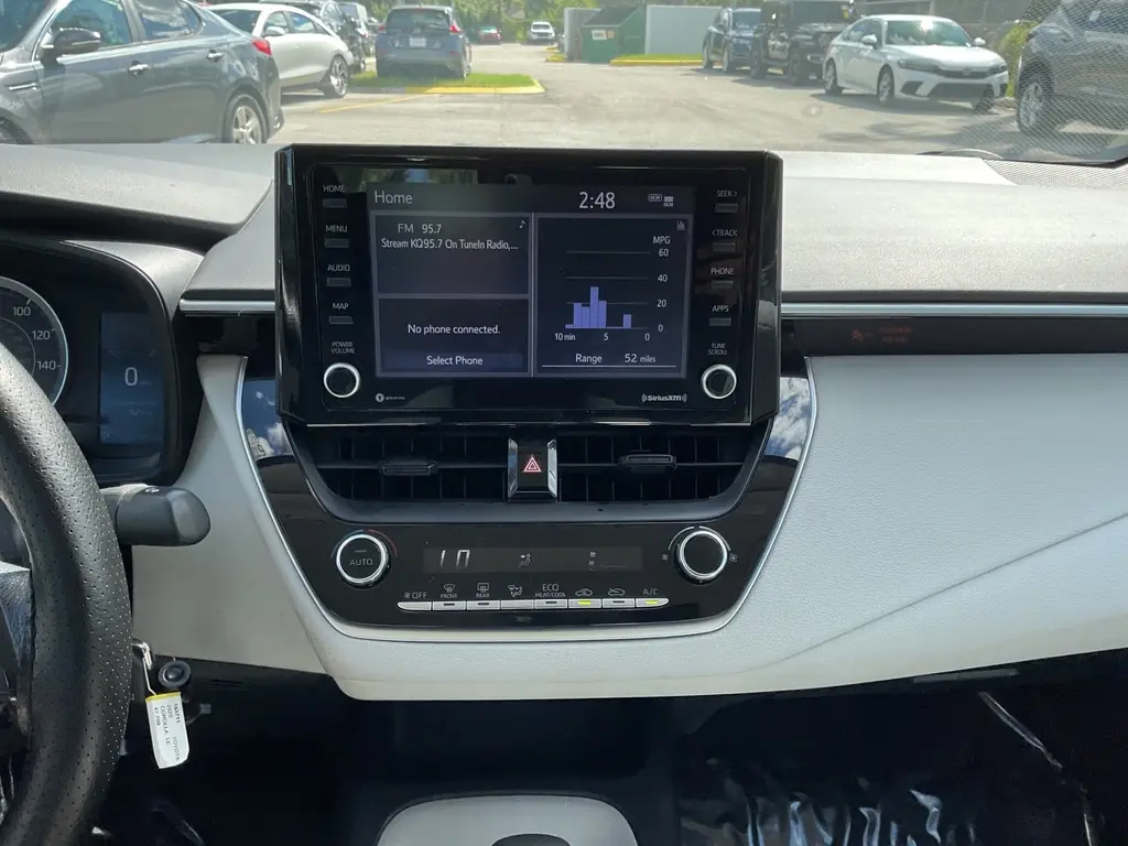 2022 TOYOTA COROLLA LE photo 17
