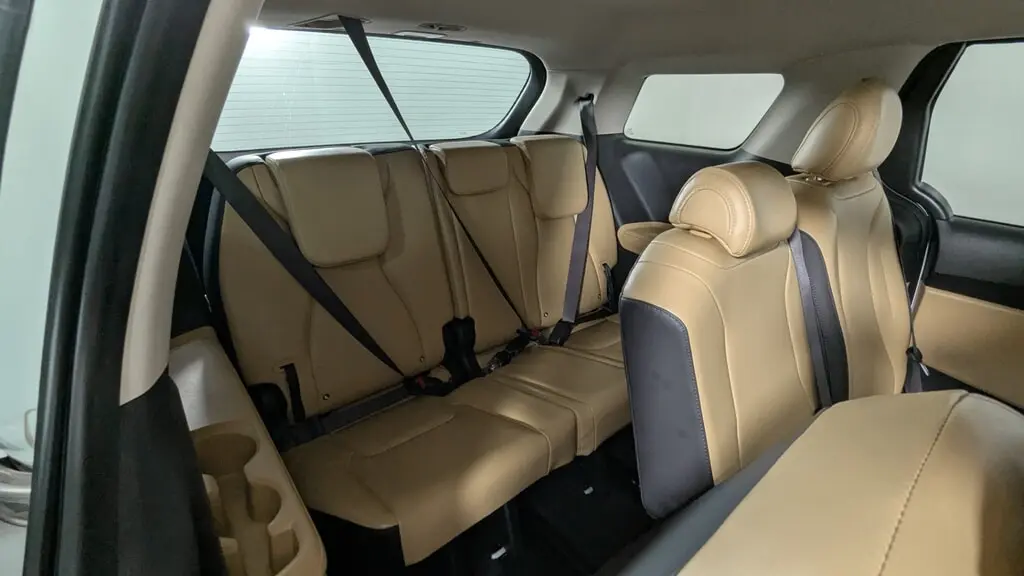 2024 KIA CARNIVAL LX photo 20