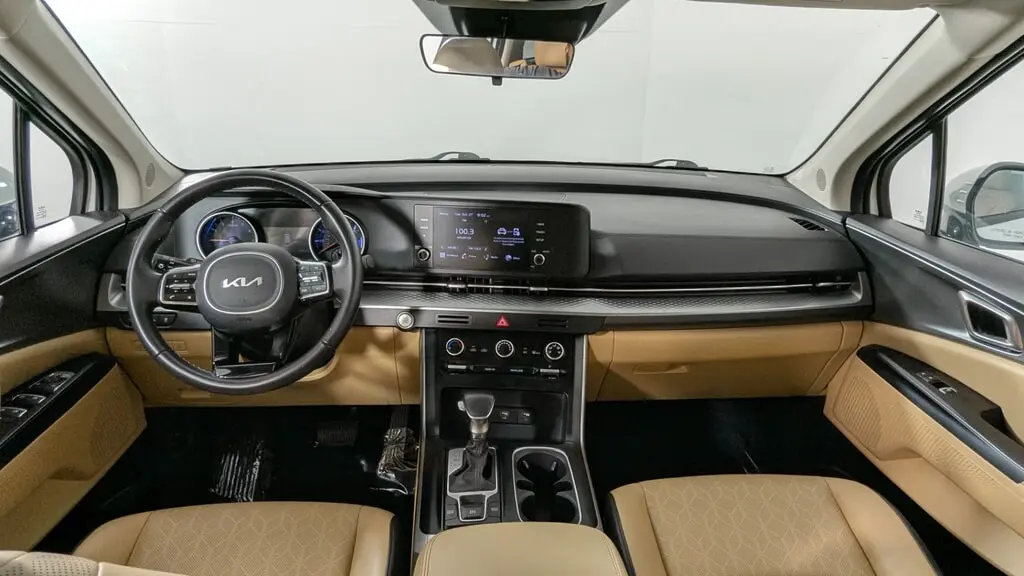 2024 KIA CARNIVAL LX photo 24