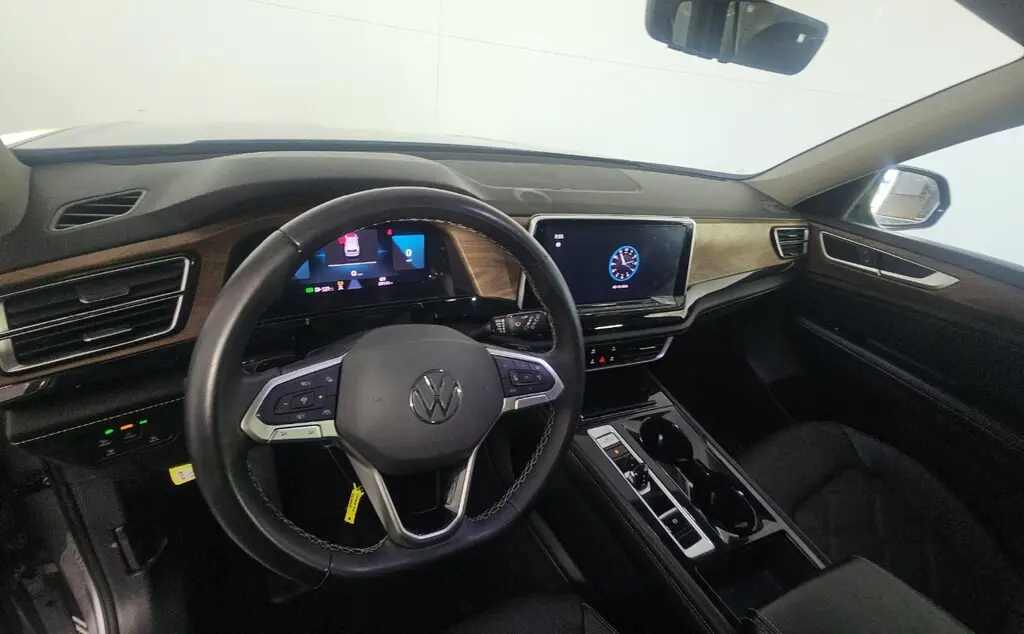 2024 VOLKSWAGEN ATLAS 2.0T SE W/TECHNOLOGY photo 13