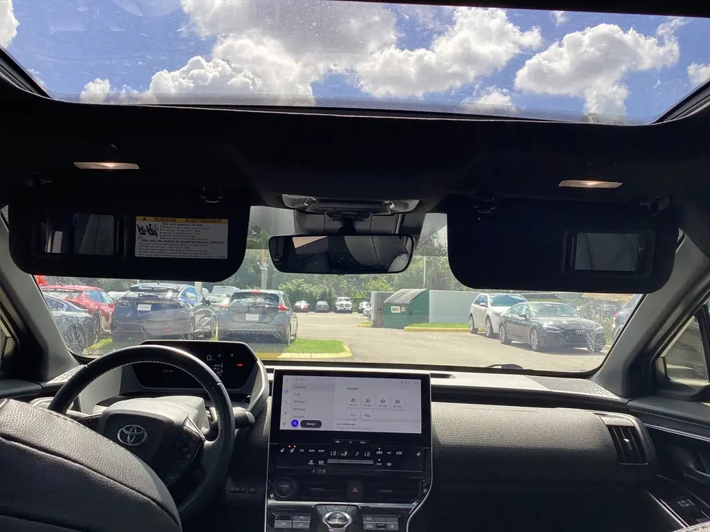 2023 TOYOTA BZ4X XLE photo 15