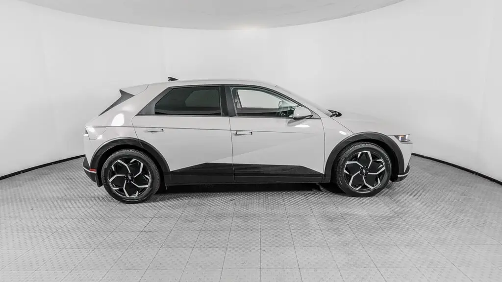 2024 HYUNDAI IONIQ 5 SEL photo 8