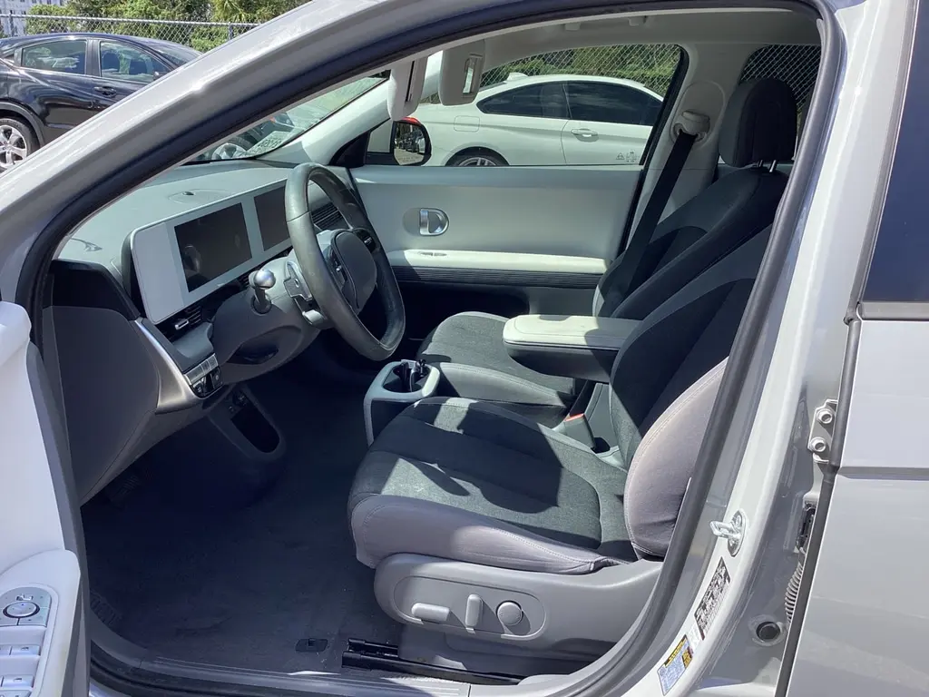 2024 HYUNDAI IONIQ 5 SEL photo 8