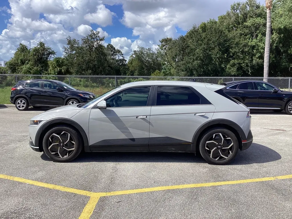 2024 HYUNDAI IONIQ 5 SEL photo 10