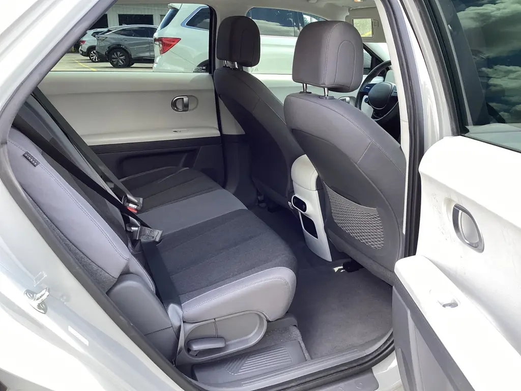 2024 HYUNDAI IONIQ 5 SEL photo 12