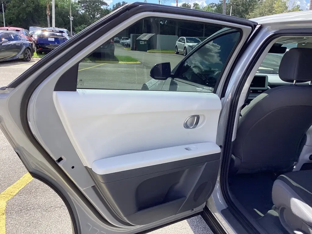 2024 HYUNDAI IONIQ 5 SEL photo 14