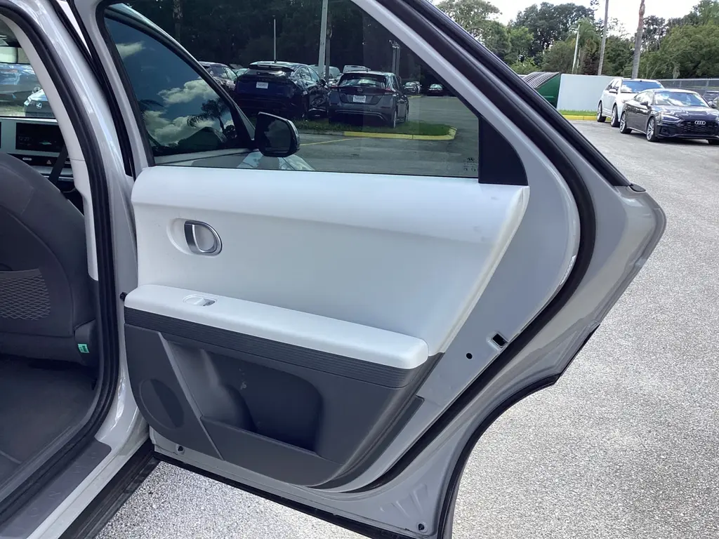 2024 HYUNDAI IONIQ 5 SEL photo 20