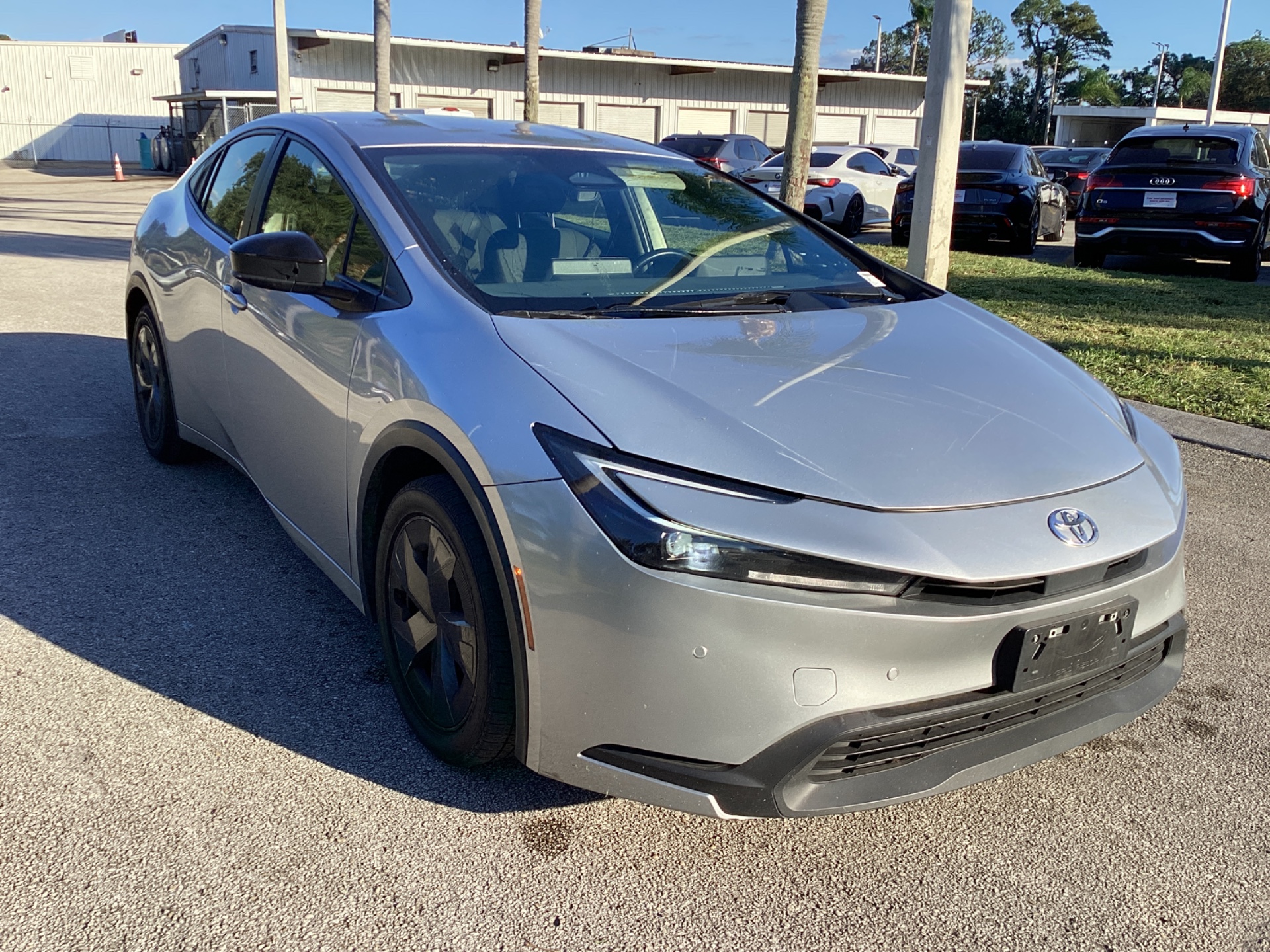 2023 TOYOTA PRIUS LE photo 2