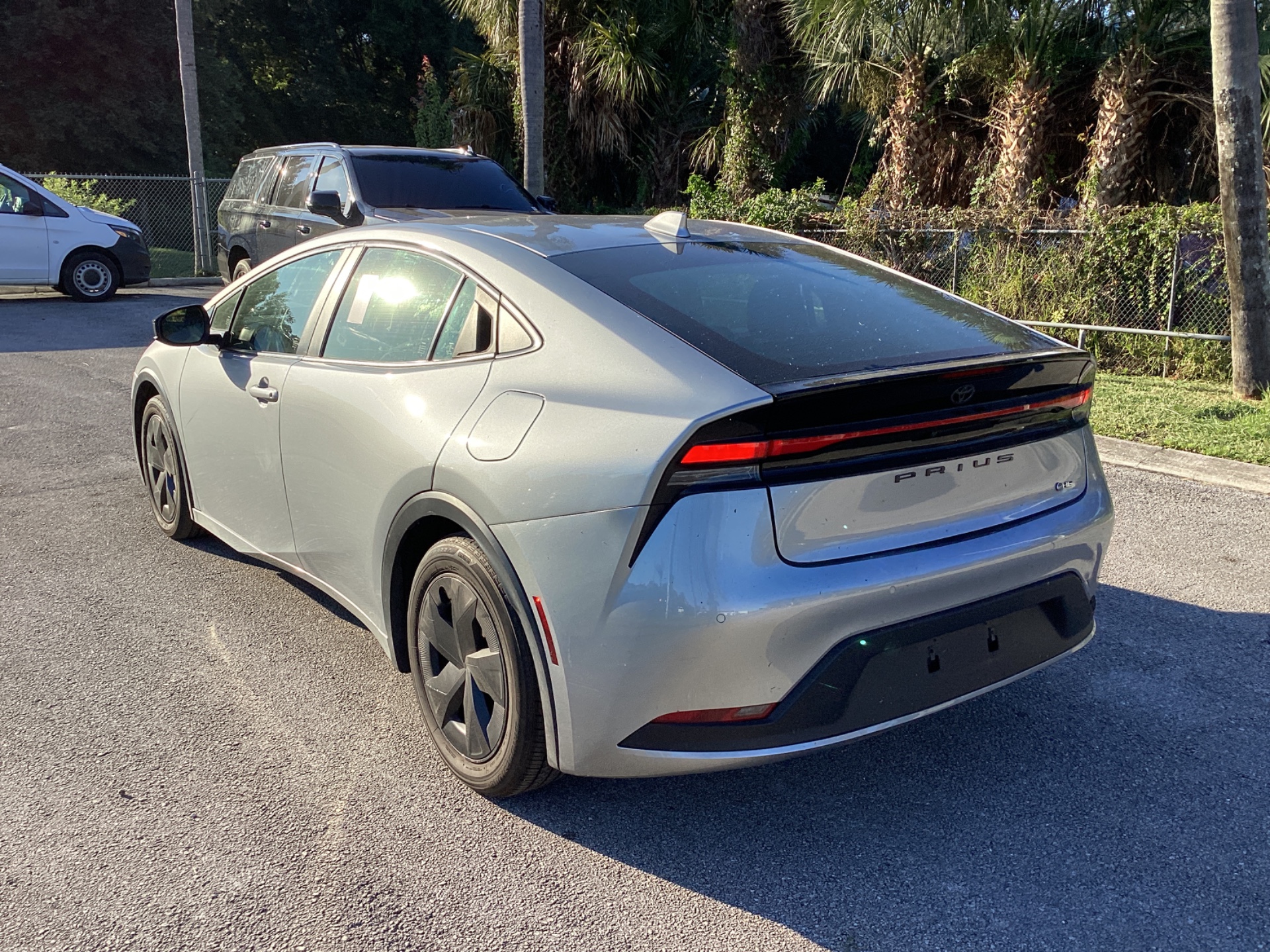2023 TOYOTA PRIUS LE photo 4
